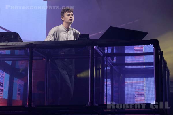 FLUME - 2016-06-24 - PARIS - Hippodrome de Longchamp - Paris - 